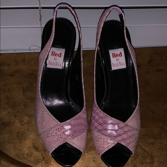 Black and pink open toe pump - Picture 3 of 4